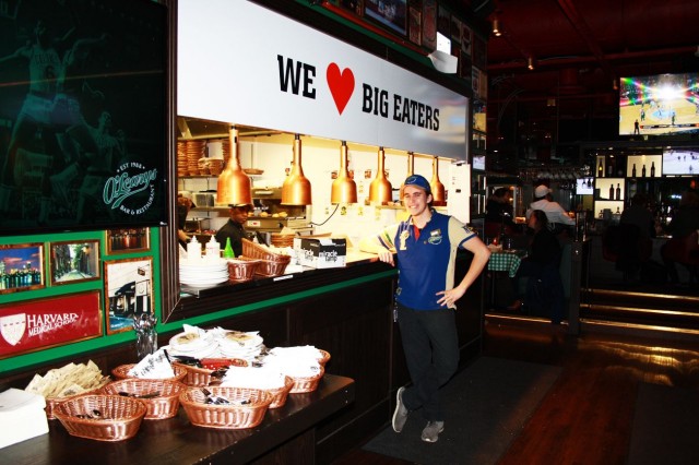 "Kiitos Kiitos. Hyvä ja joustava palvelu, vaikka meitä oli isompikin ryhmä ihmisiä. "