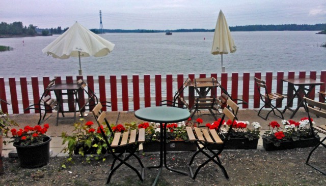 Täällä ulkomailla valokuva kotimaasta voi tuottaa koti-ikävää mutta myös hyviä muistoja