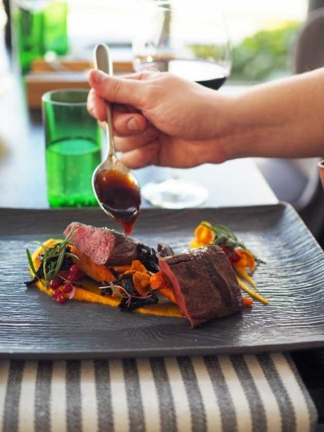 Ravintola BROssa voi herkutella myös pääsiäissunnuntaina.