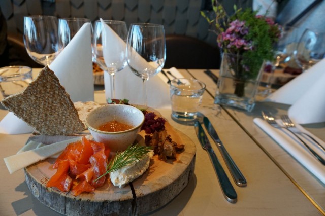 Fly Innin alkupalalajitelmassa maistuivat kotimaiset maut.