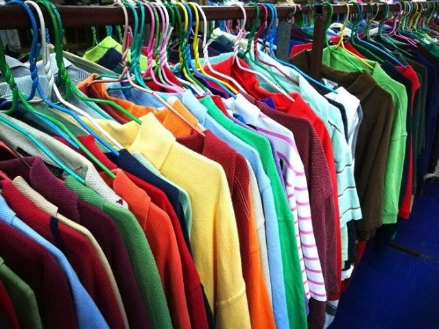 Vaatteiden kierrätys ja vaateteollisuuden läpinäkyvyyden lisääminen ovat tärkeitä tekijöitä vaatevallankumouksessa.