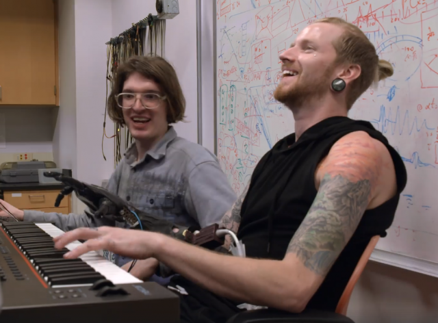 Mielellä ohjailtava proteesi tuo suunnatonta iloa käyttäjälleen.