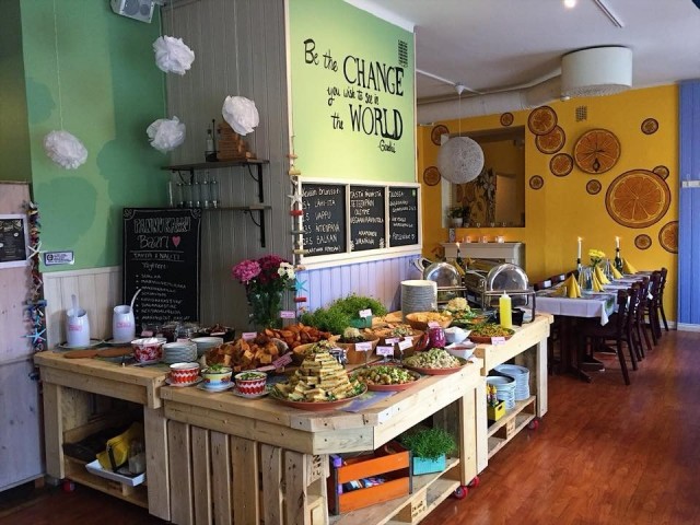 Vappubrunssilla tarjolla oli myös vegaaninen pannukakkubaari.