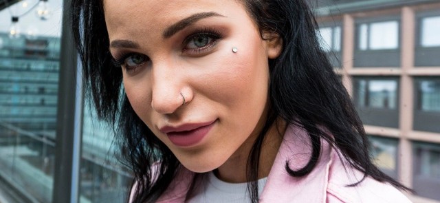 23-vuotias Julia Rautio on nyt lähempänä unelmaansa kuin koskaan.