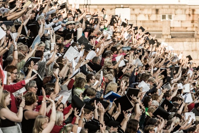 Kuorojen kierros kerää Art Goes Kapakassa ennätyksellisen määrän laulajia yhteen.