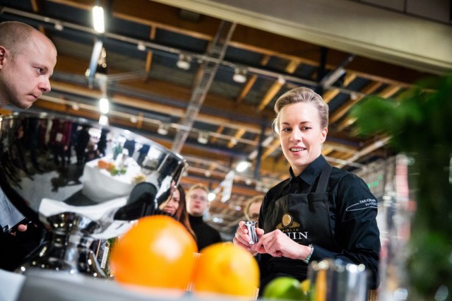 Tarjoilijoilta vaaditaan yhä laajempaa ammattitaitoa.