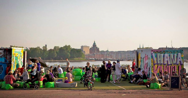 Ihana Kahvila on lapsiystävällinen paikka. Sen pihalta löytyy myös hiekkalaatikot.