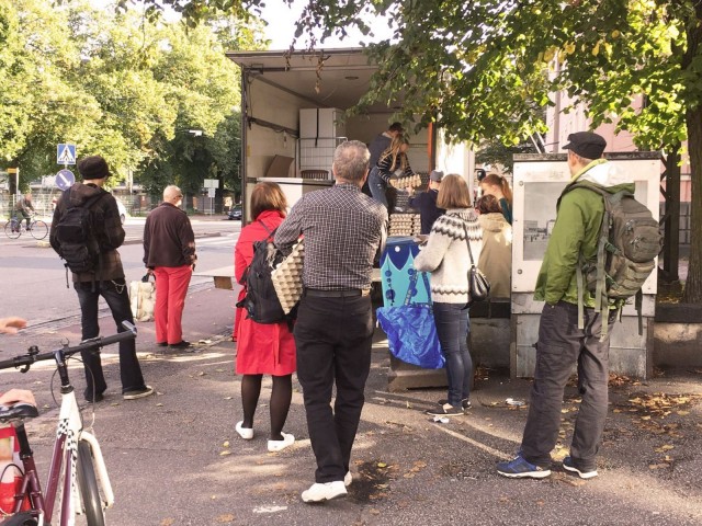 Eggspressin Kallion pysäkillä kauppa käy.