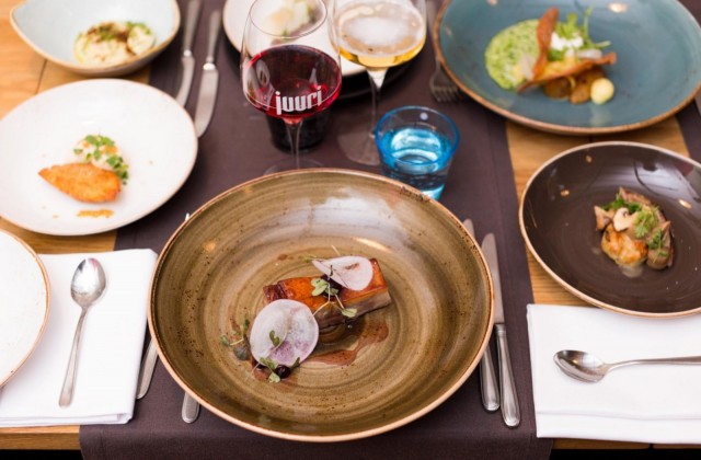 Toimittaja Stacey Lastoe ihastui ravintola Juuren annoksiin.