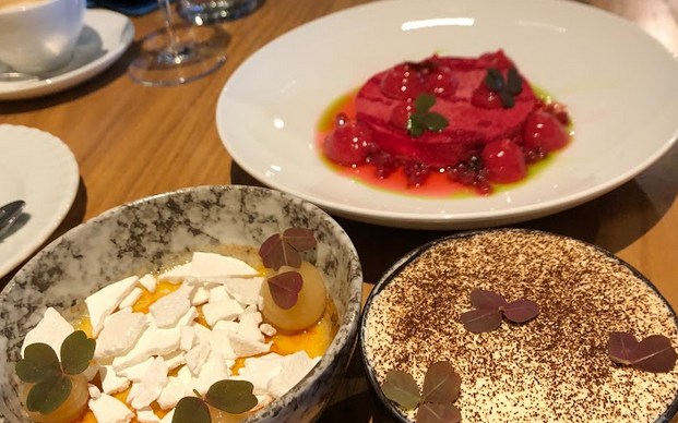 Oikeassa alakulmassa vielä esittelemättä oleva perusvarma tiramisu