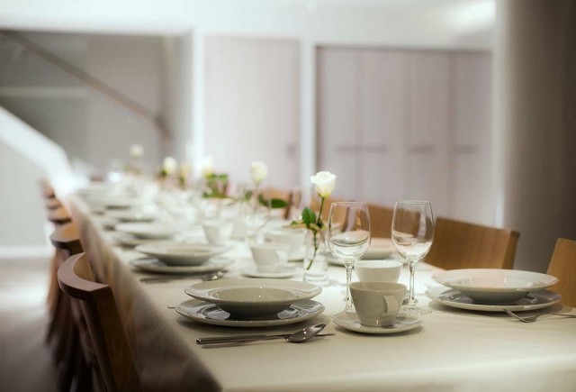 Juhlahuone 146 on hiottu juhlatila vaativaankin makuun.