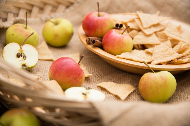 Oatis kaurasnacksien makeansuolaiset maut kaneli-omena ja mustikkapiirakka maistuvat etenkin aasialaisille.