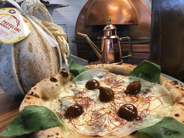 Keskustan Capperiin on tulossa samanlainen napolilainen uuni kuin Oulunkylän ravintolassakin on.