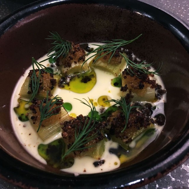 Purjoannoksessa maistuu kylmäsavustettu hauenmäti ja mallas. Kokonaisuuden kruunaa täyteläinen voikastike.