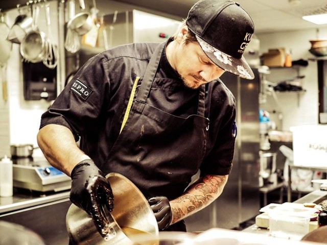 Miro Kurvinen voitti Suomen Masterchefin vuonna 2014 ja avasi Kungfu Kitchen -ravintolansa vuonna 2017.