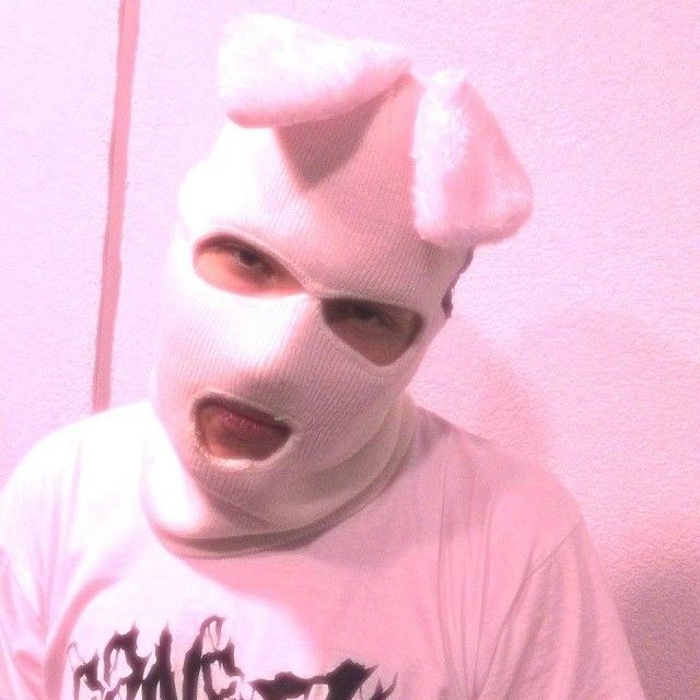 Räppärinä kunnostautunut Versace Henrik vetää Kutosella punk-setin.