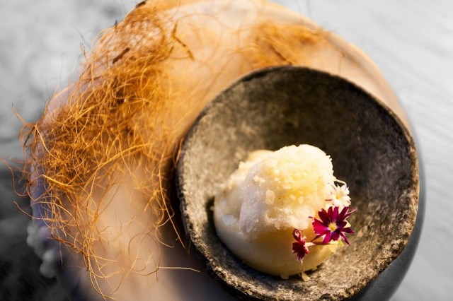 Sofia Gastrossa on tarjolla 3 ja 6 ruokalajin menukokonaisuudet, joiden sisältö pysyy yllätyksenä siihen asti, kunnes annokset tuodaan pöytään.