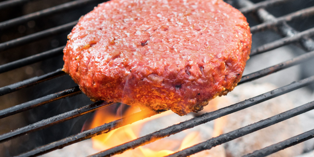 Erottaisitko vegaanisen Beyond Burgerin pihvin lihapihvistä?