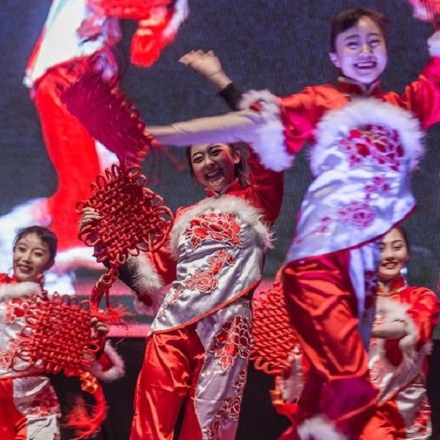 Tanssi uudelle vuodelle.