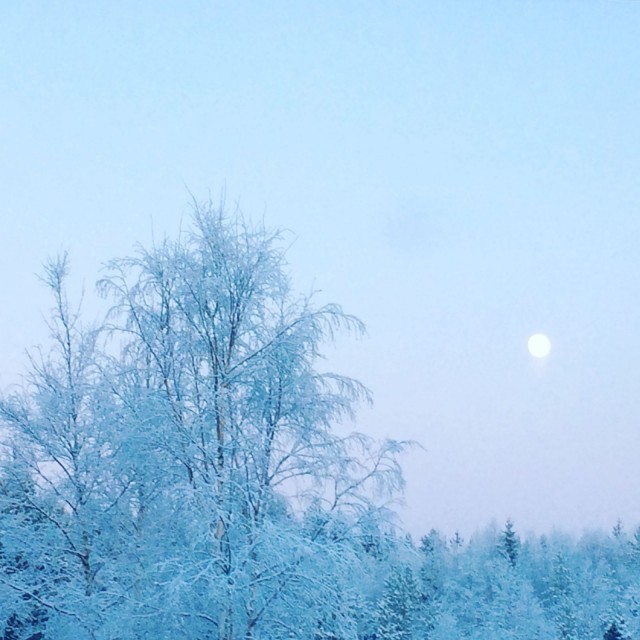 ”Idem et idem (uudestaan ja uudestaan) => identidem=> identité”