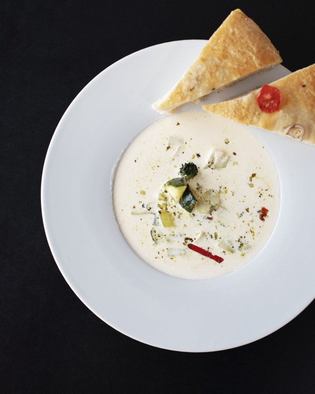 Bus Gelaton SYÖ!-annoksissa herkullinen kookoskeitto.