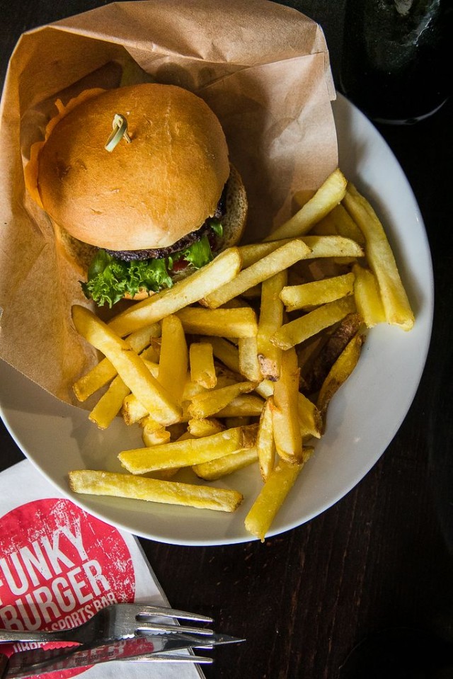 Tapiolan Funky Burgerissa SYÖ!dään kympillä 25.1.–7.2.