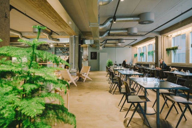 Ravintola Tullin Saunassa tarjoillaan aamiaista, lounasta, illallista sekä viikonloppubrunsseja. Kuva: Jarno Laine / Tullin Sauna.