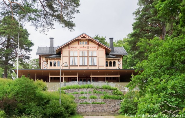 Seurasaaren ravintolarakennus valmistui vuonna 1890.