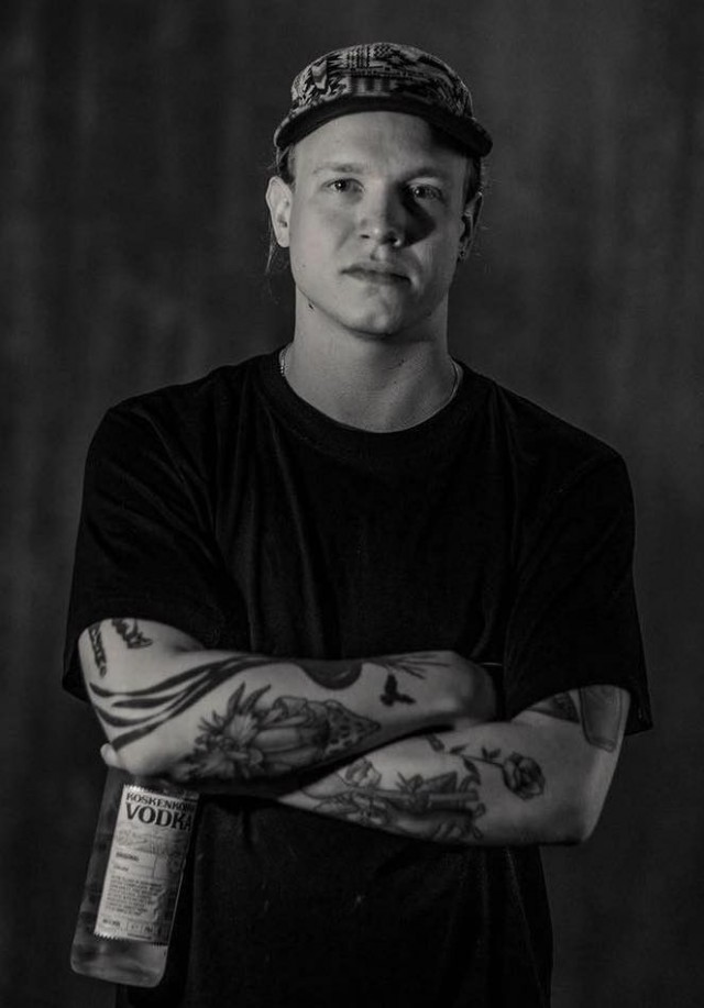 Riku Ruuskanen viihtyy parhaiten ravintoloissa, joissa ruoka on simppeliä ja joihin voi jäädä jatkamaan iltaa vielä ruokailun jälkeenkin.