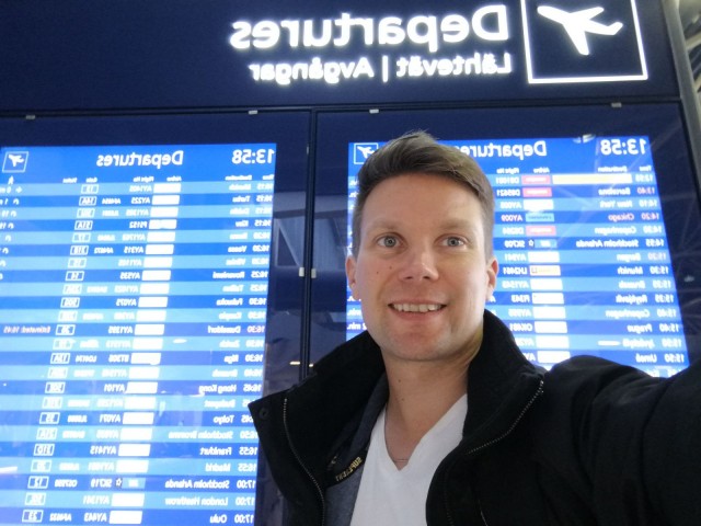 Kansainvälisessä bisneksessä matkustelu on arkipäivää ja pakollista viestinnän toimimisen kannalta. Kuvassa lähdössä Kiinaan 2018 tapaamaan paikallisia medioita.