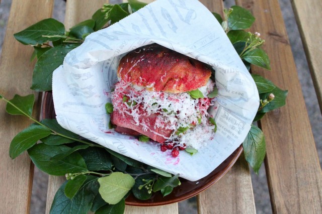 Fermentoidun perunaleivän sisällä on kuusamolaista savuporoa.