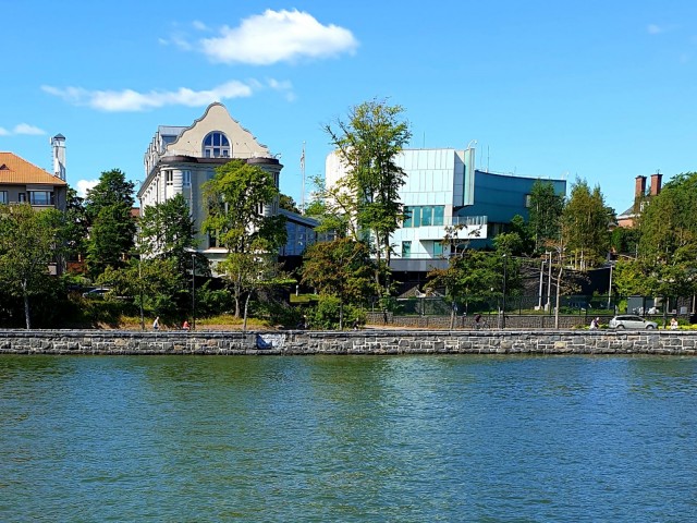 Kaivopuistoa mereltä päin