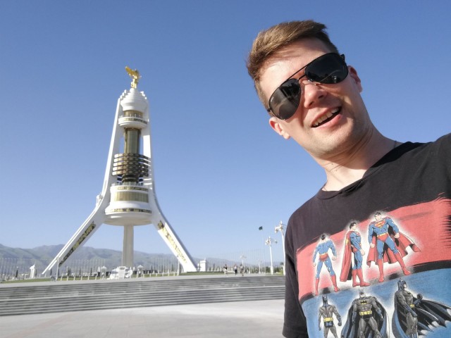 Turkmenistanin pääkaupunki Ashgabat on rakennettu valkoisesta marmorista.