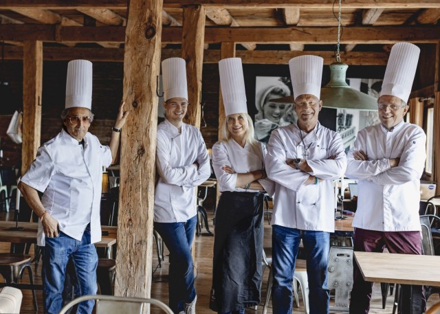 Vasemmalta: Ami Hasan, Perttu Pölönen, Merja Rahkola-Toivanen, Juha Toivanen ja Heikki Kovanen.