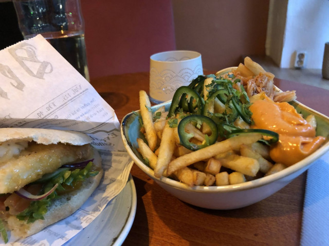 Meet Sallyn ruokalistalla on makuja maailmalta.