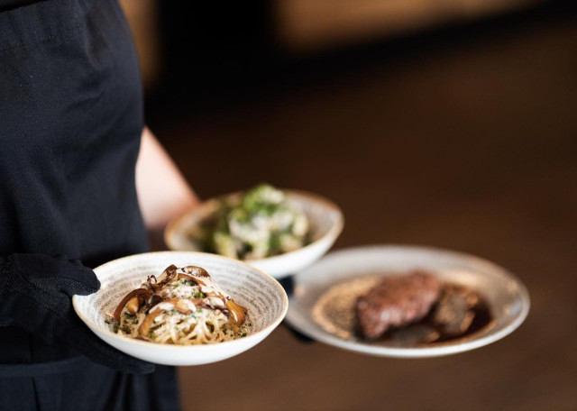 Groteskin ystävänpäivän illallisella pääset kokemaan ihania makuelämyksiä.