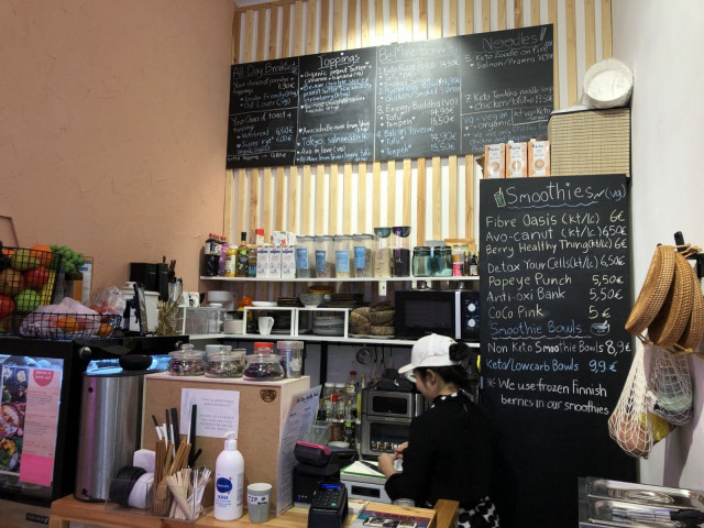 BMHF tarjoaa niin aamupalaa, lounasta , leipiä ja kulhoja.