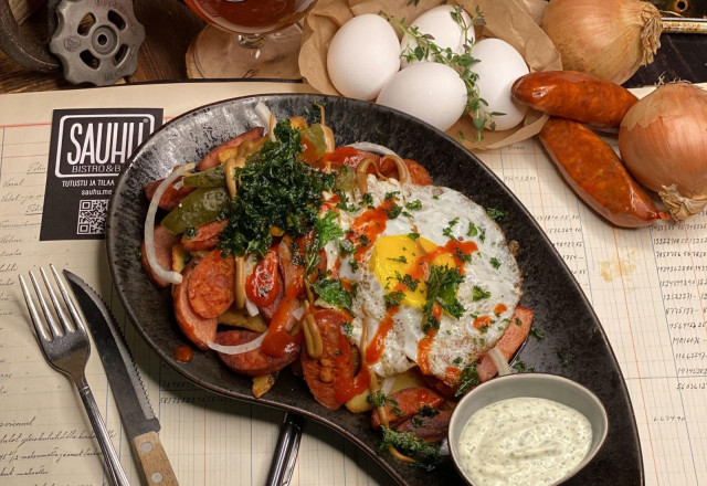 Nakkispekkis Sauhun tapaan.