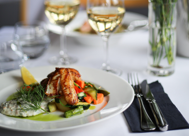 Ruissalon Mainingin ruokalistalla maistuu kesä.