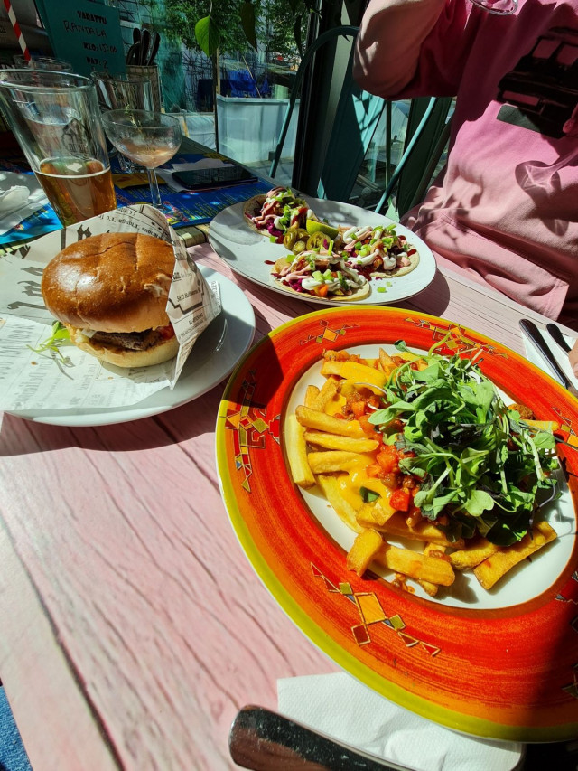 Daddy Green burgeri, ladatut ranet sekä erinomaiset Meatningles tacot.