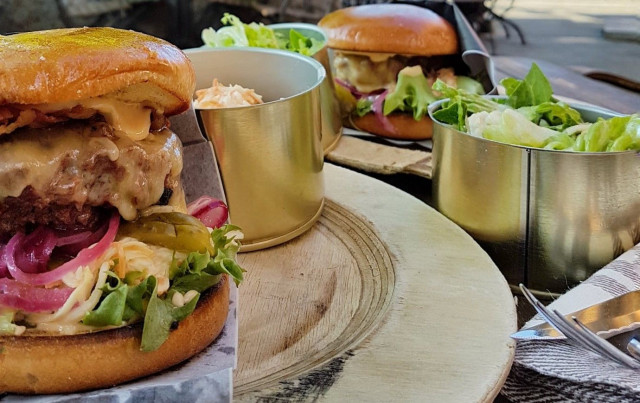 Linnankellari on herkullinen kohde nälkäiselle terassikansalle.