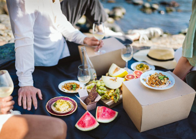 Ravintola Magulla on tarjouksia niin ravintolaillallista kuin rentoa picnicpäivää etsivälle.