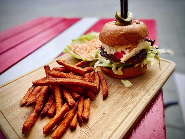 Burgerit ovat Mike's Dinerin juttu.