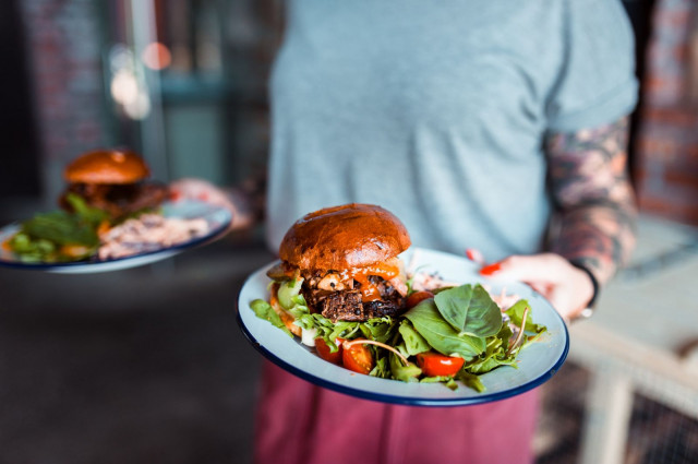 Savustaminen on B-Smokeryn juttu.