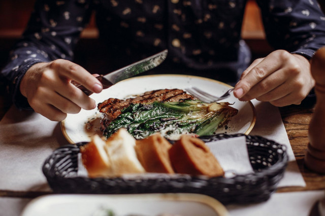 Ravintolassa kannattaa tuoda oma mielipide rohkeasti esiin.
