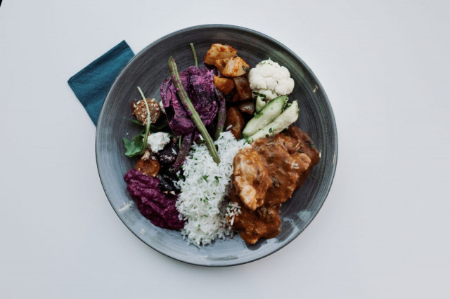 Pink Pepperin lounas vie sinut makumatkalle Välimerelle.