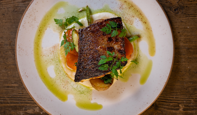 Lönkka Bull & Bottle palvelee myös kala- ja kasvisruoan ystäviä.