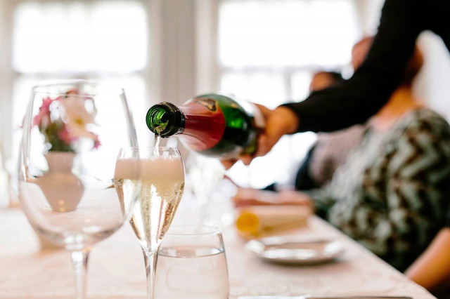 Henriks on rennon tyylikäs valinta isänpäivän herkutteluun.