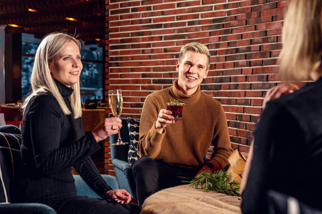 Furussa nautitaan isänpäivästä herkullisissa tunnelmissa.