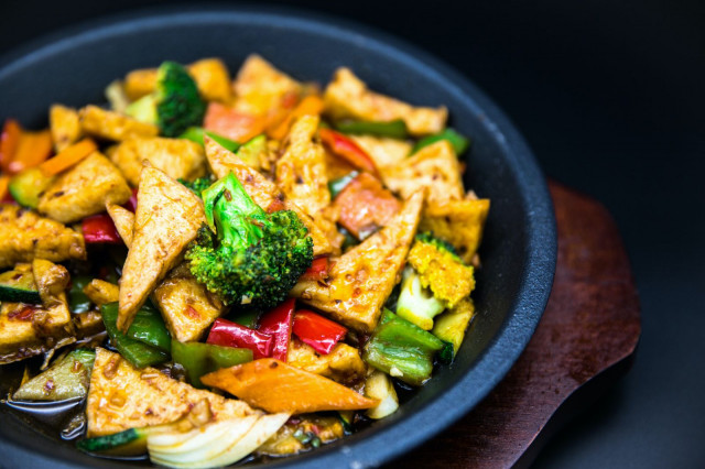 Brokadin tofu-annos näyttää ja maistuu erinomaiselta!